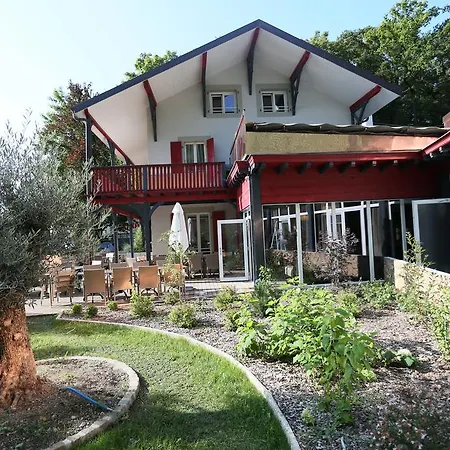 Chez Maman & Restaurant 호텔
